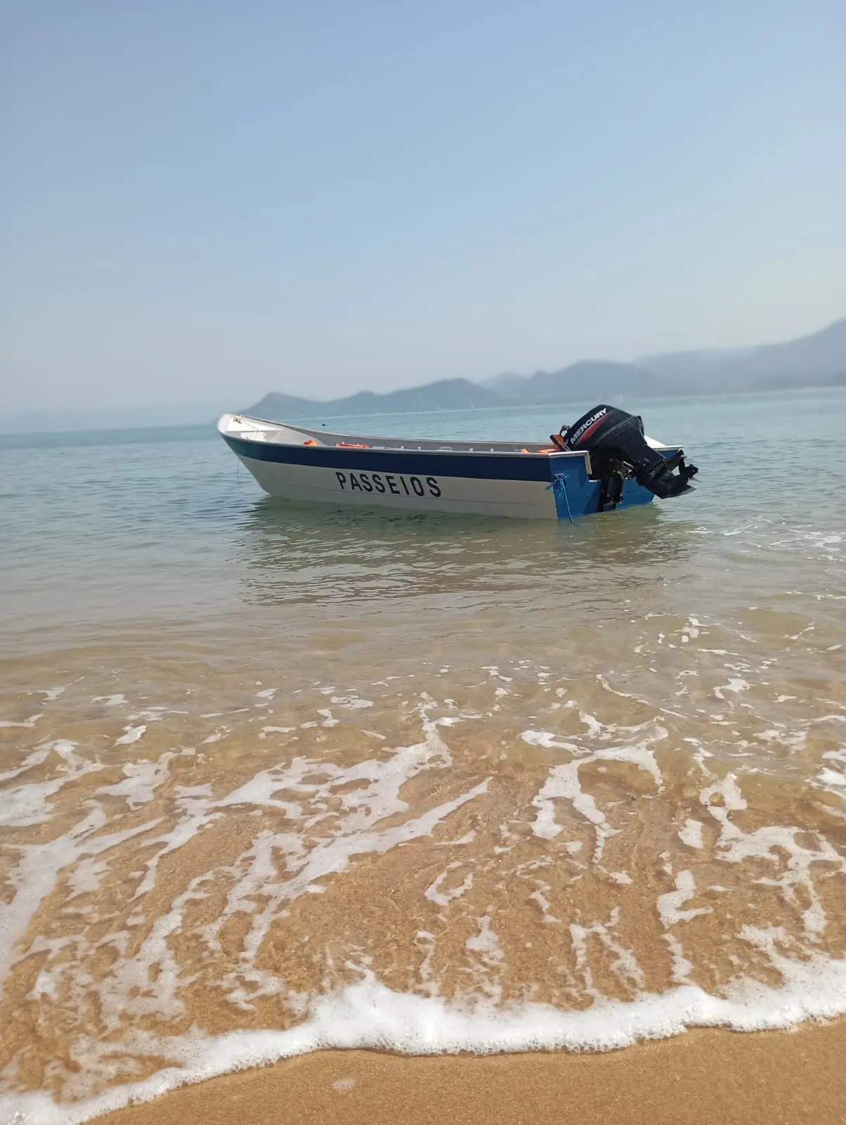 Barco da Flow preparado para o passeio